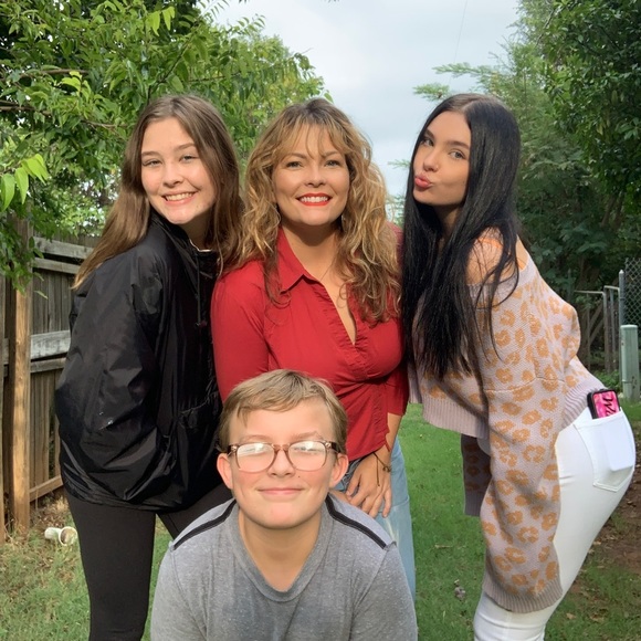 Welcome to my closet! - Picture 2 of 9